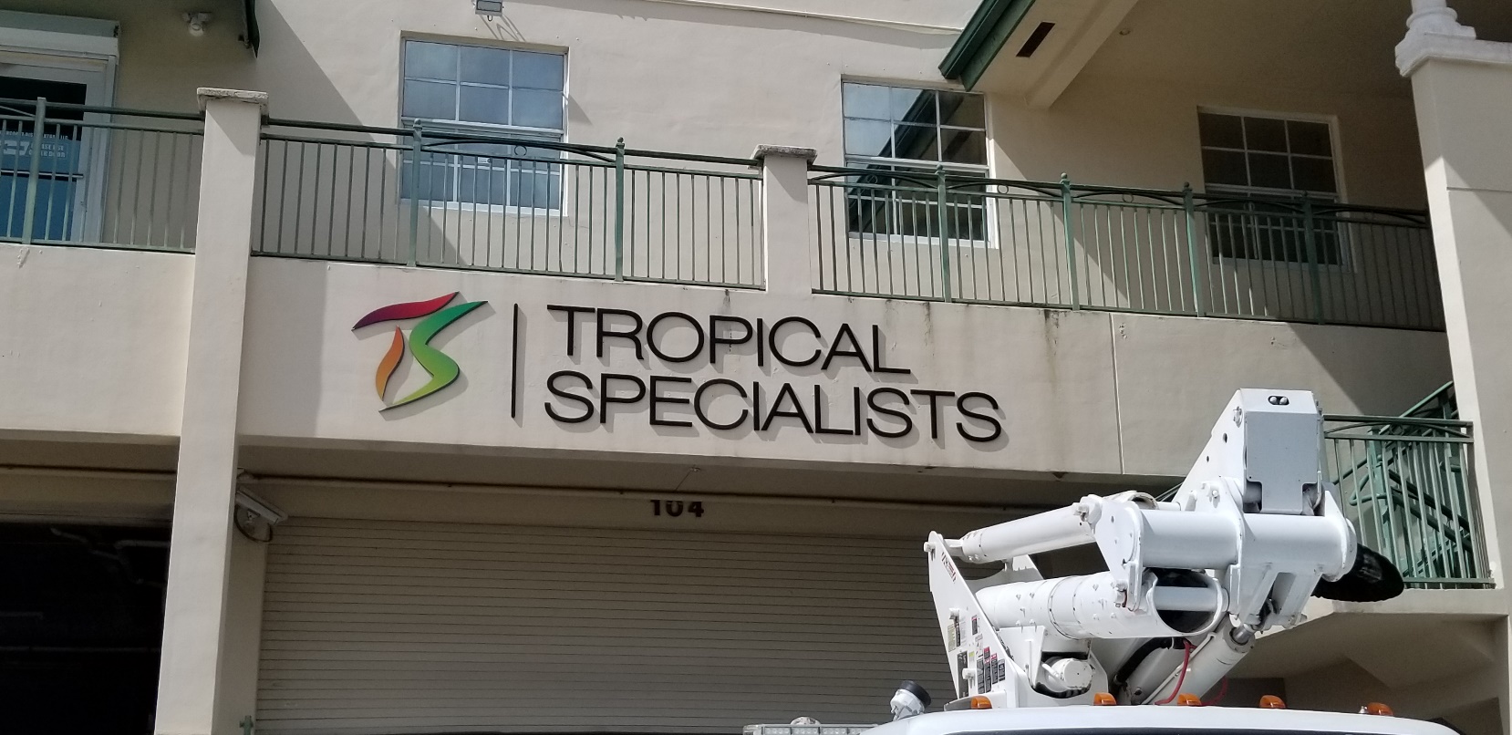 Custom Signs at Major League Signs in Miami